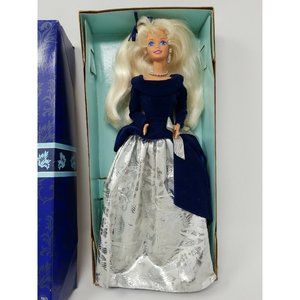 1995 Mattel AVON Exclusive Special Edition Winter Velvet Barbie Doll #15571 (o)